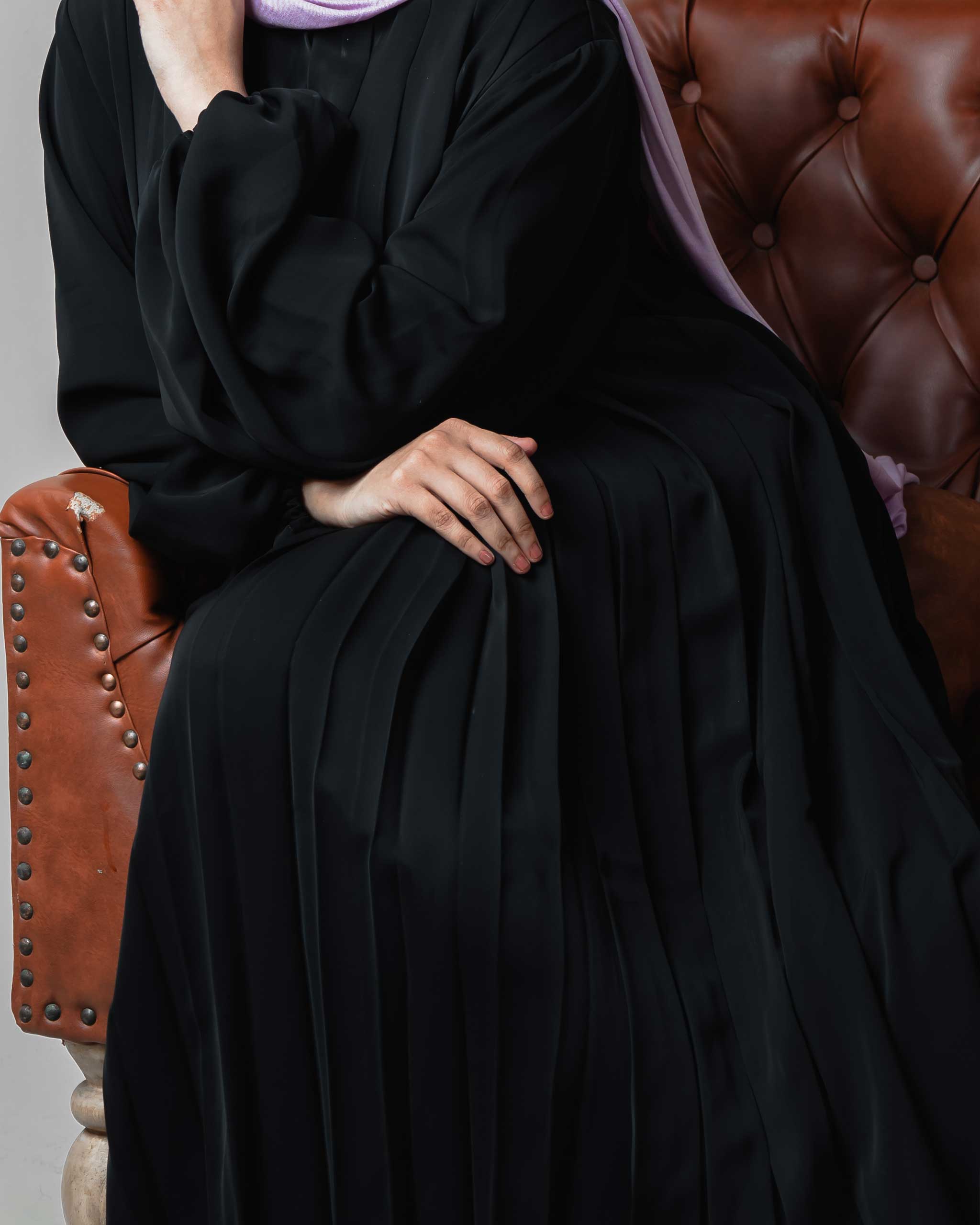 Noir – Modern Muse Abaya - Image 4